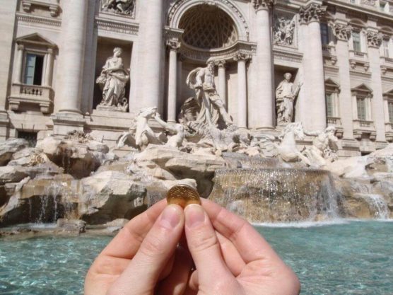 Fontana di Trevi - Moneda